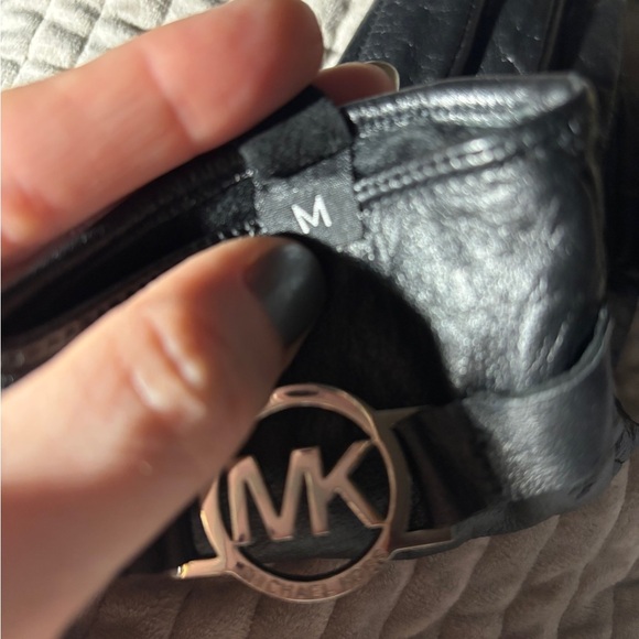 Michael Kors Super Soft Black Genuine Leather Gloves With Silver Hardware Size S - Picture 4 of 4